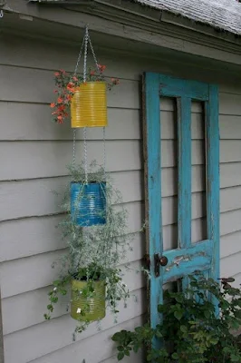 60 lindas ideias de como usar latas como vasos de plantas