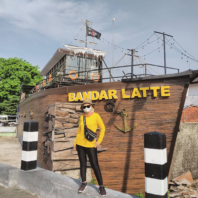 Cafe Kapal Bandar Latte Kediri Jawa Timur