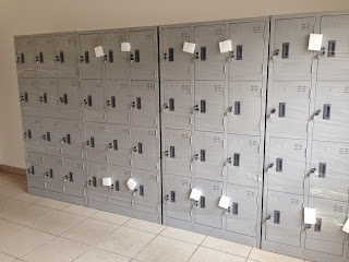 tủ gửi đồ cá nhân cho khách hàng tại các cửa hầng