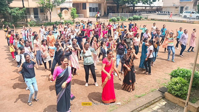 गुरुकुल कॉलेज परिसर में राष्ट्रीय सेवा योजना ईकाई द्वारा योग, एरोबिक, जुंबा डांस, का आयोजन किया गया