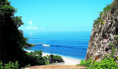 Wisata Pantai Balangan di Bali