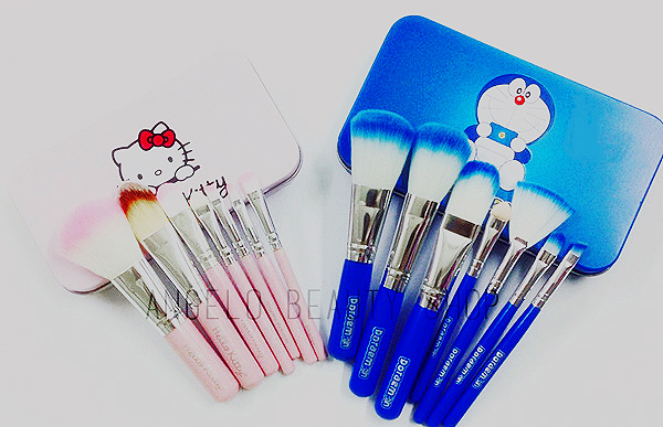 Make Up Brush Set (Hello Kitty / Doraemon)