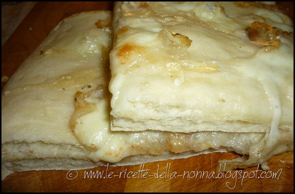 Pizza bianca con lardo, mozzarella e parmigiano (6)