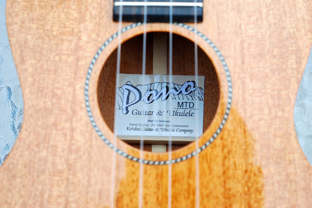 Pono MTD-E tenor ukulele label