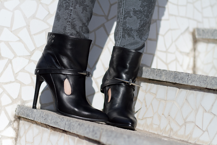 Botines con tachuelas y pinchos / Studded and Spiked Ankle Boots: JOSIF by JESSICA BUURMAN