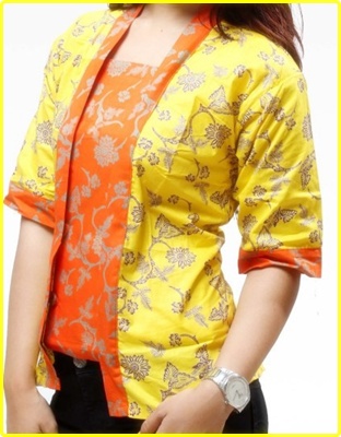  Model  baju  batik  wanita  modern warna  kuning 