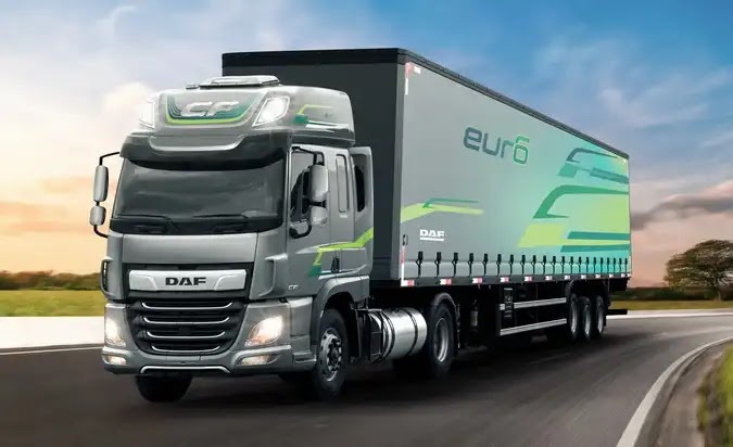 DAF entrega primeiro caminhão com motor Euro 6 no Brasil