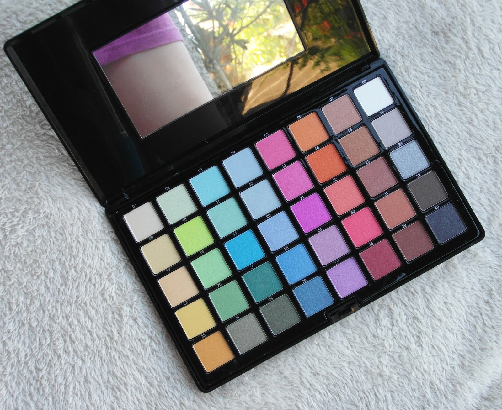 Danni 40 colors eyeshadow palette