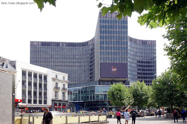 Centre administratif de la ville de Bruxelles ブリュッセル市行政センター