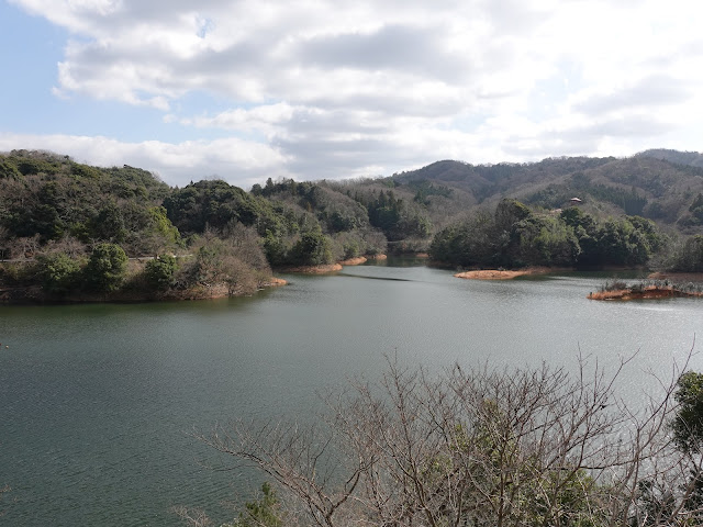 鳥取県道180号伯耆溝口停車場線　緑水湖の風景