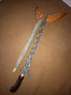 DIMAHARKAN "KERIS BERTUAH PESUGIHAN"    keris kami yang satu ini adalah keris pusaka yang berguna bermanfaat untuk pesugihan dan kelancaran rejeki dan usaha serta pekerjaan.sosok khodam yang ada di dalam keris ini akan melancarkan perjalanan anda dalam bekerja, menjauhkan gangguan atau hambatan yang akan menghambat karir anda.  membuka pintu ghaib rejeki anda, membuka dari segala penjuru kerejekian dan penghasilan anda.ada saja pendapatan dan pemasukan dari berbagai arah tanpa di duga duga. cara merawat keris bertuah ini juga gampang tidak ribet. akan kami ajarkan cara merawat keris pusaka yang baik dan benar dengan cara simpel gampang tidak repot. keris ini juga bisa anda simpan dirumah atau di tempat usaha anda.dan tuah manfaatnya akan bekerja secara otomatis.