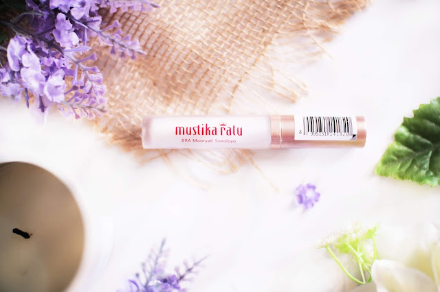 Mustika Ratu Beauty Queen, Mustika Ratu, Beauty Queen Series, Mustika Ratu Beauty Queen Review, Makeup, Makeup Review, Eid Makeup, Makeup Lebaran, Kosmetik Lokal, Glowing Makeup, Mustika Ratu Foundation, Mustika Ratu Lip, Mustika Ratu Eyeshadow, Mustika Ratu Blush On, Mustika Ratu Concealer, Beauty Queen