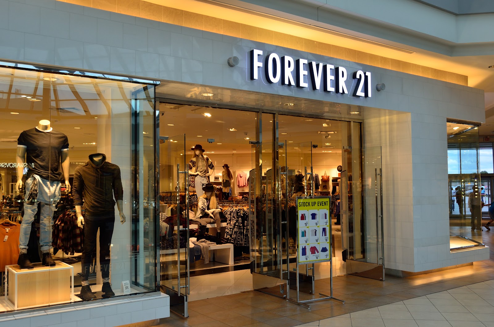Forever 21の陳列窓