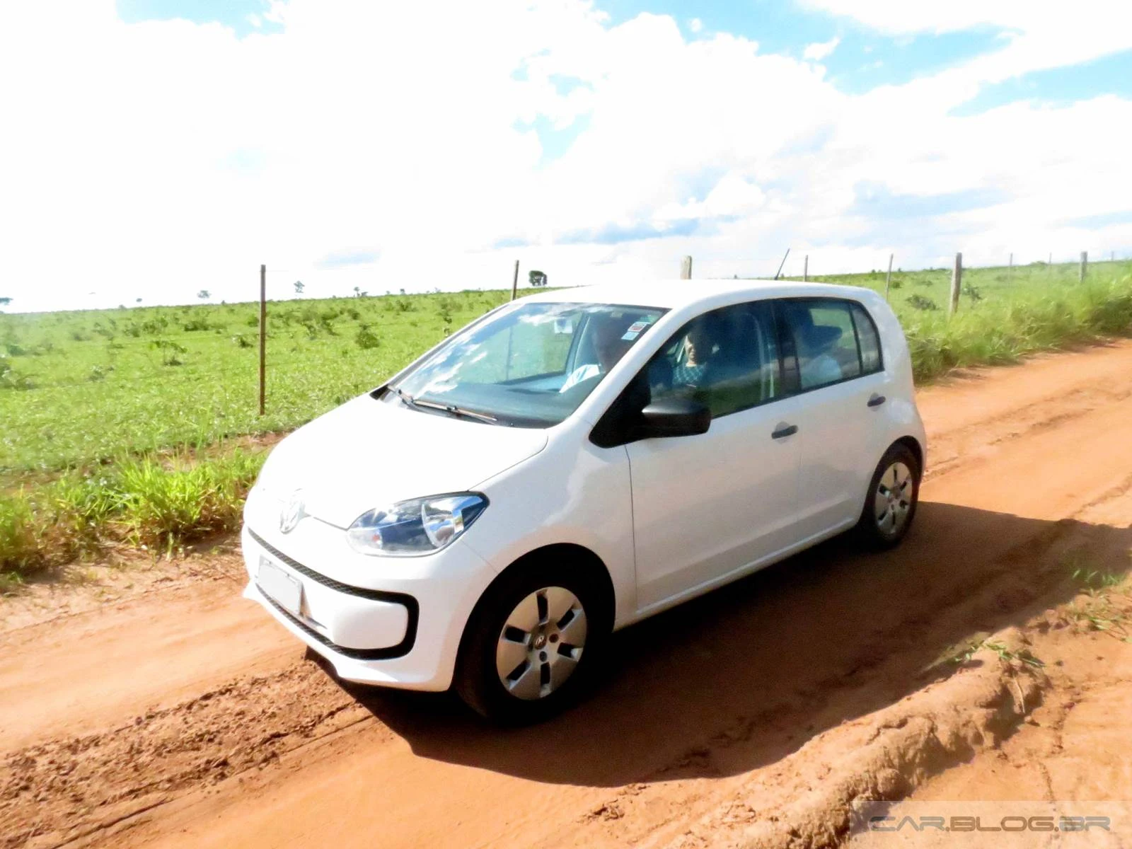 Volkswagen up! 2015 - take