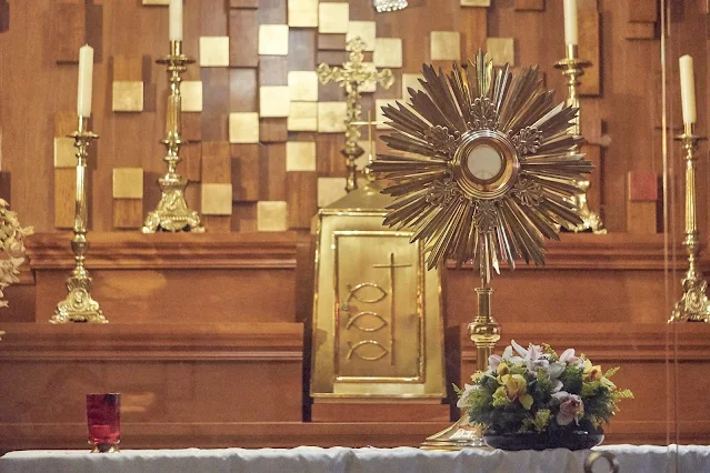 Jesús en el Santísimo Sacramento del Altar