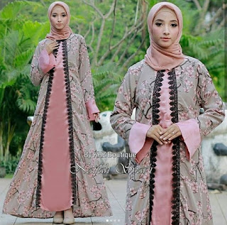 Gamis-Batik-Kombinasi-Kain-Polos