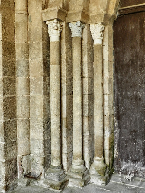 CAUNES-MINERVOIS (11) - Abbatiale Saint-Pierre et Saint-Paul (Extérieur)