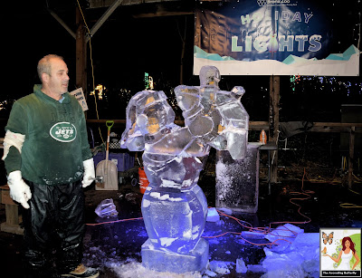 Ice Carver at Bronx Zoo Holiday of Lights 2019