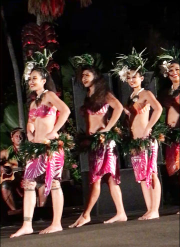 Beautiful Hula dancers at Chiefs Luau (Source: Palmia Observatory)