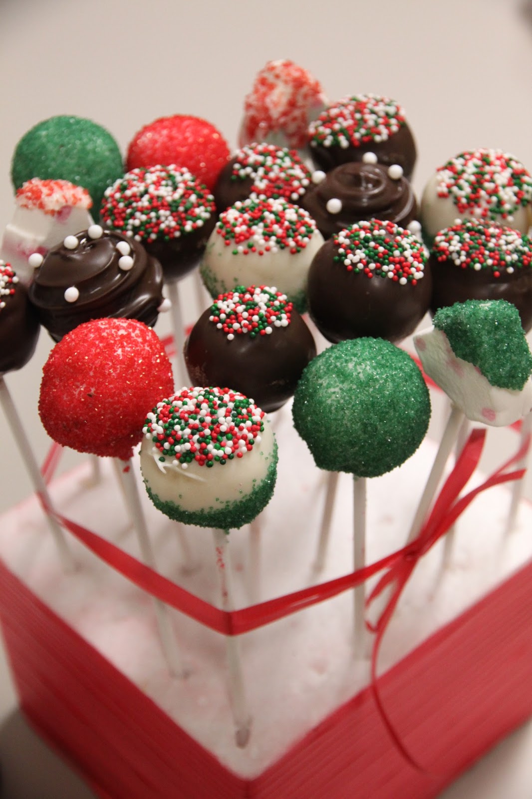 Sugar Creation: Christmas cake pops