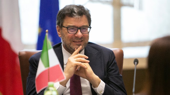 Giorgetti: "Estendere il Green pass per aumentare la libertà"