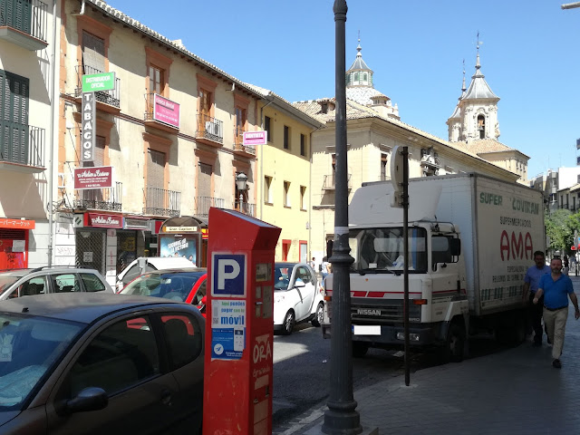 Strefa czerwona. Parkingi w Granadzie