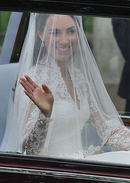 kate middleton wedding gown image. kate middleton wedding dress