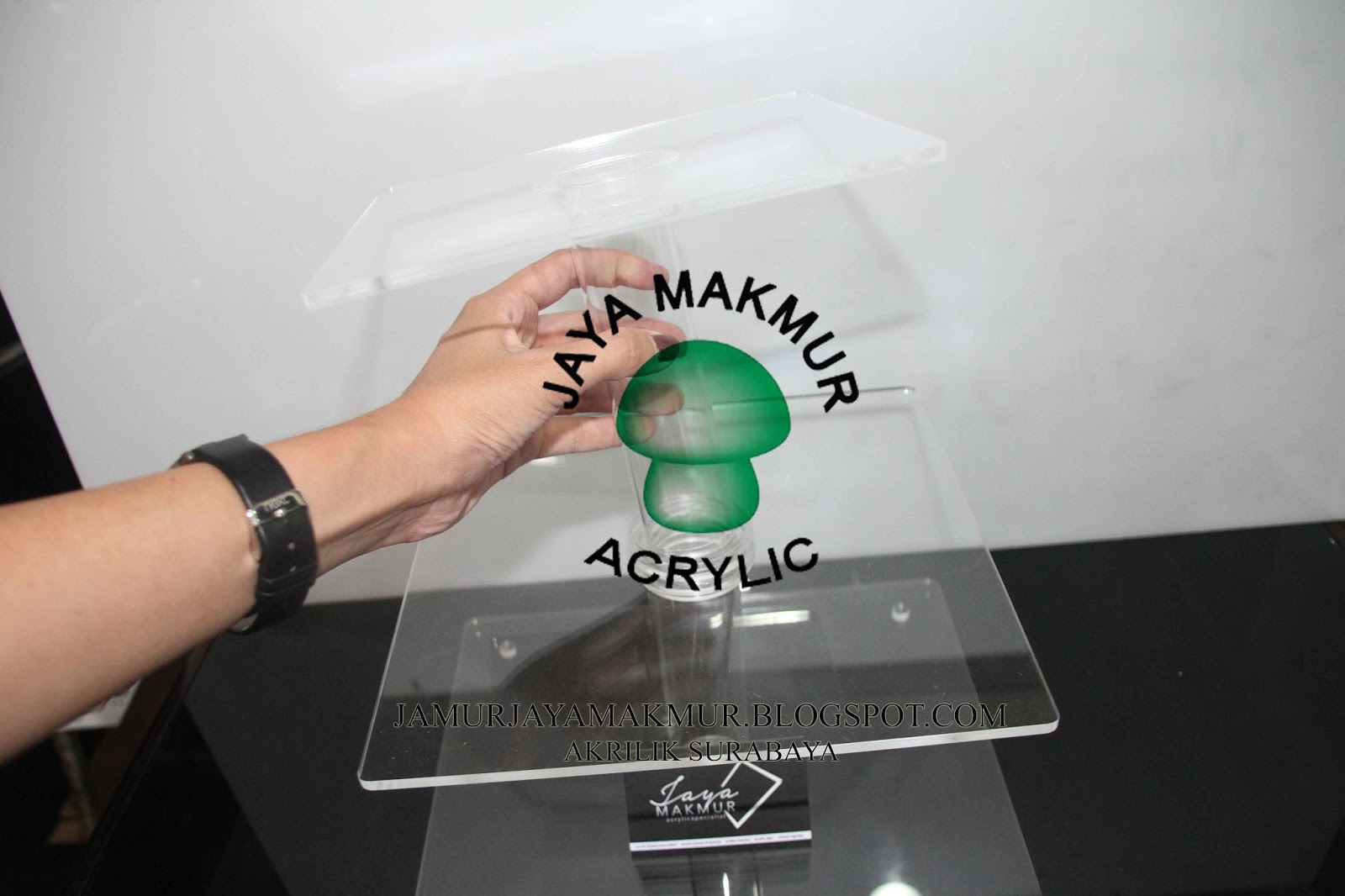 ACRYLIC jaya makmur AKRILIK Tempat Display  Kue Roti  