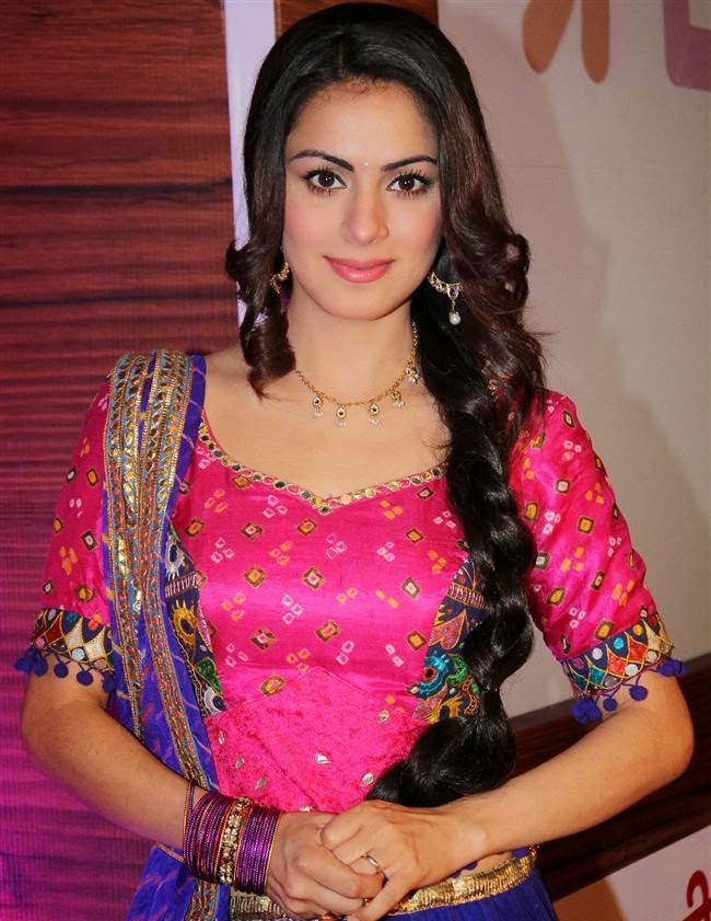 Shraddha Arya HD wallpapers Free Download