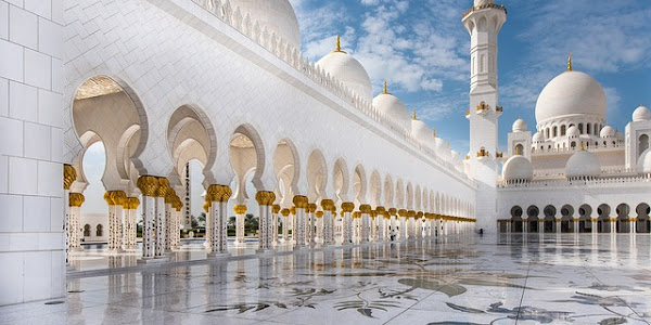 HUKUM SHOLAT JUM’AT BERSAMAAN DENGAN HARI IDUL FITRI/ADHA