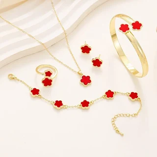 Elegant small flower jewelry suit for women—high-end stainless steel luxury design, perfect for fashion-forward looks.