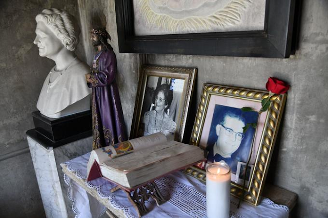 Pocos van a la tumba de Balaguer en el 115 aniversario de su natalicio