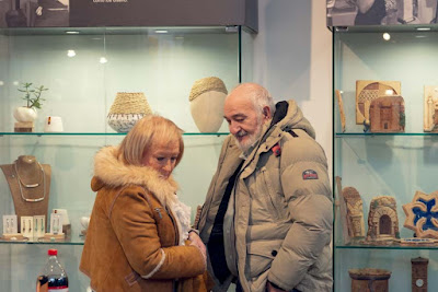 Inauguración de artesana del mes en tienda CADA de Artesanos de Aragón