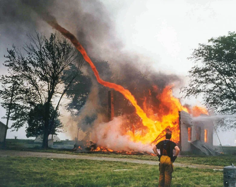 Mysterious natural phenomenon of air fire (2)