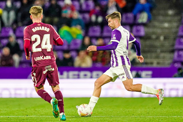 Josema y Robert Navarro. REAL VALLADOLID C. F. 1 REAL SOCIEDAD DE FÚTBOL B 2 Lunes 02/05/2022, 21:00 horas. Campeonato de Liga de 2ª División, jornada 38. Valladolid, estadio José Zorrilla: 14.326 espectadores.