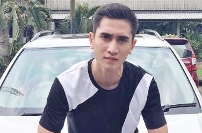 Terbaru '7MH New Generation'? Verrell Berubah Jadi Harimau di Depan Temannya HorasSumutNews.com - Berita Terkini Masuk pekan ketiga, sinetron "7 Manusia Harimau New Generation" rupanya makin seru saja. Selama tiga pekan penayangan, identitas Shakti (Verrell Bramasta) sebagai manusia harimau memang belum diketahui oleh teman-temannya.   Shakti masih menyimpan rahasianya dengan baik. Meski demikian, sepertinya rahasia itu tak akan tersimpan lama. Pasalnya, video cuplikan episode terbaru "7 Manusia Harimau New Generation" bakal membuka kedok Shakti yang sebenarnya.   Entertaiment, Berita Hiburan Indonesia Terkini, 