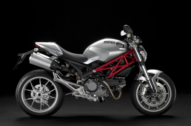 Spesifikasi Ducati Monster 1100 Displacement 107800 ccm 6578 cubic 