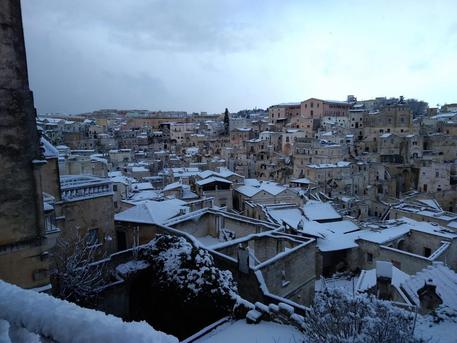 Basilicata: risveglio sotto la neve