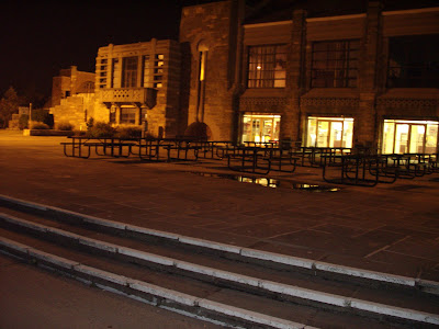 The front of the cafeteria, the beach is behind me.