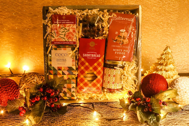 This afternoon tea hamper by Dobbies is the perfect gift for mums and the whole family