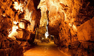 Las Cuevas de Castellana o Grotte di Castellana.