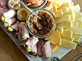 @melissakaylene #christmas food platter ideas