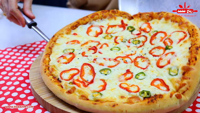 البيتزا بهذه الطريقة لذيذة للغاية وسهلة لجميع أفراد الأسرة في يوم العطلة - وجبة غداء رائعة مع رباح محمد ( الحلقة 1371 )