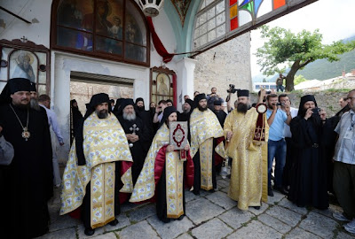 άγιον όρος λιτανεία  Ιερείς ευαγγέλιο