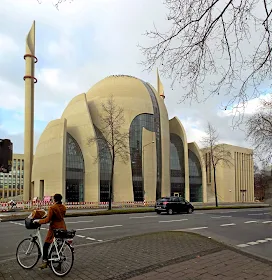 Masjid Pusat Cologne di Cologne, Germany