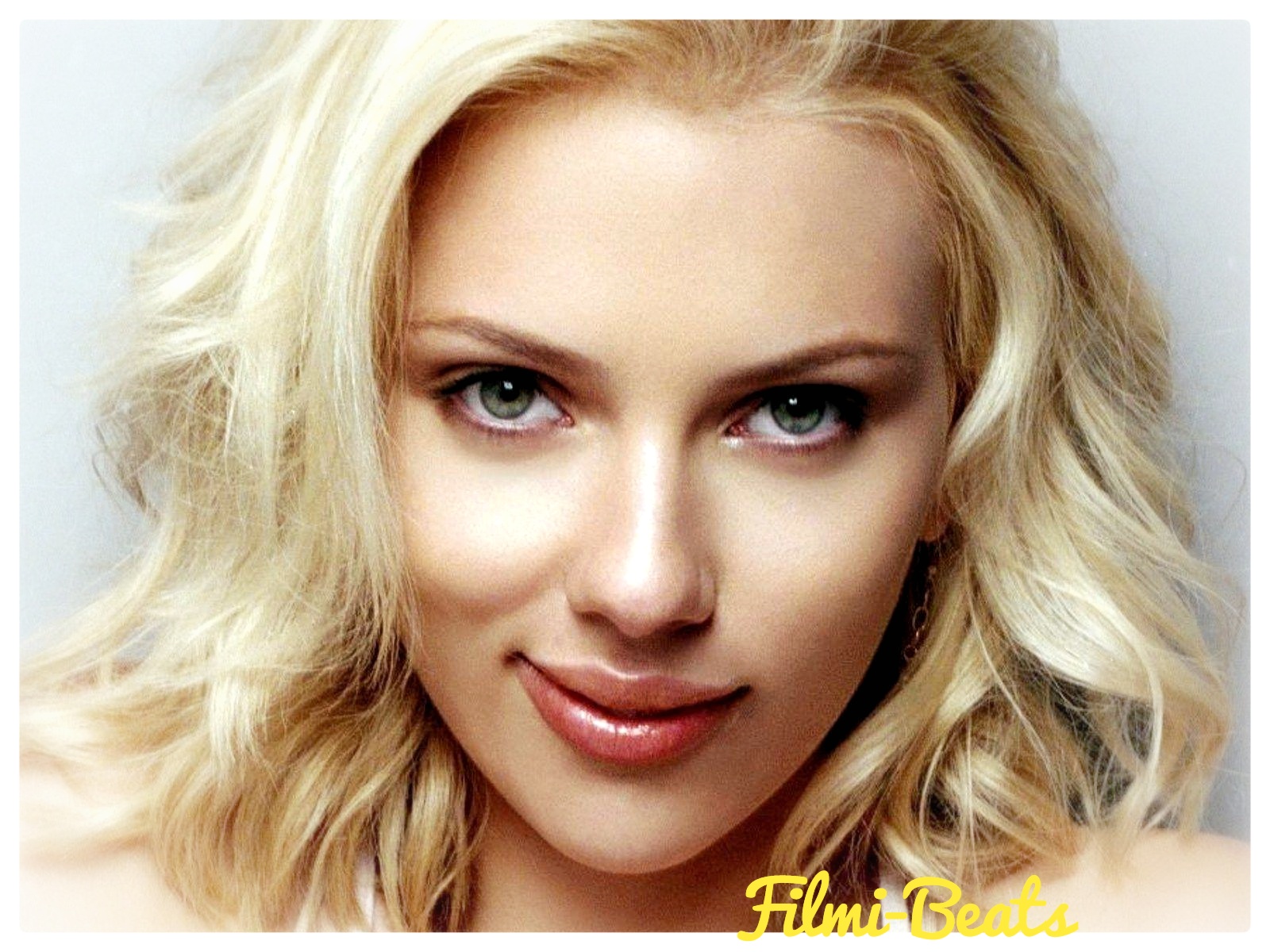 Wallpaper's & Biography of Hollywood Actress Scarlett Johansson