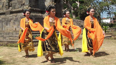 Macam Macam Tari Tradisional Jawa Timur Beserta Gambarnya Macam Macam Tari Tradisional Jawa Timur Beserta Gambarnya