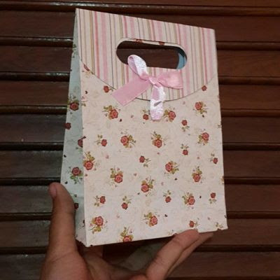  Ide Kerajinan  Tangan dari Kertas Kado Bekas Yang Unik Kumpulan Ide Kreatif Barang Bekas 12 Ide Kerajinan  Tangan dari Kertas Kado Bekas Yang Unik