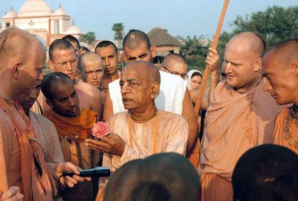 Disciples Take Instructions from Srila Prabhupada