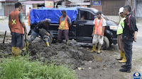 Wakil Bupati Karo Bersama Dandim 0205/TK Tinjau Pengerukan Drainase di Berastagi